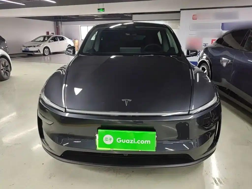 Model Y 2025 Long Range All-Wheel Drive First Edition — миниатюра 3
