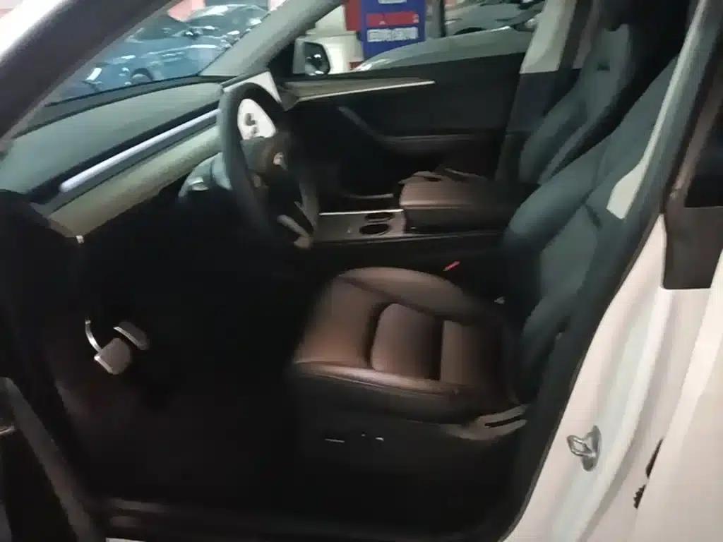 Model Y 2022 Rear-Wheel Drive — миниатюра 15