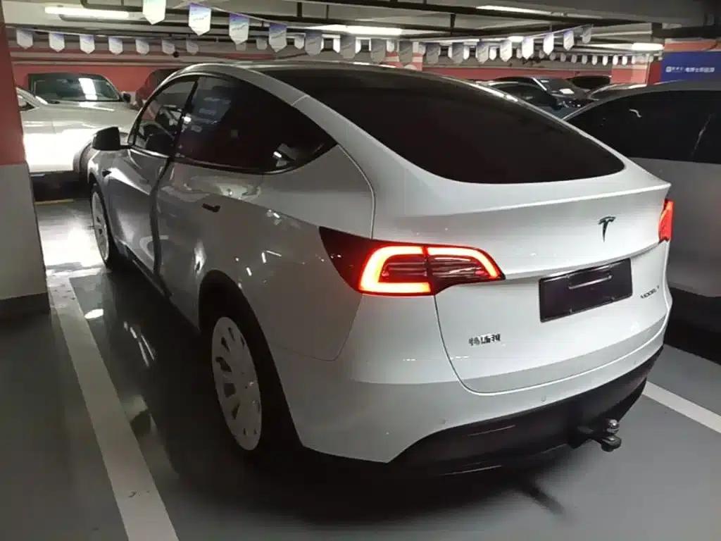 Model Y 2022 Rear-Wheel Drive — миниатюра 5
