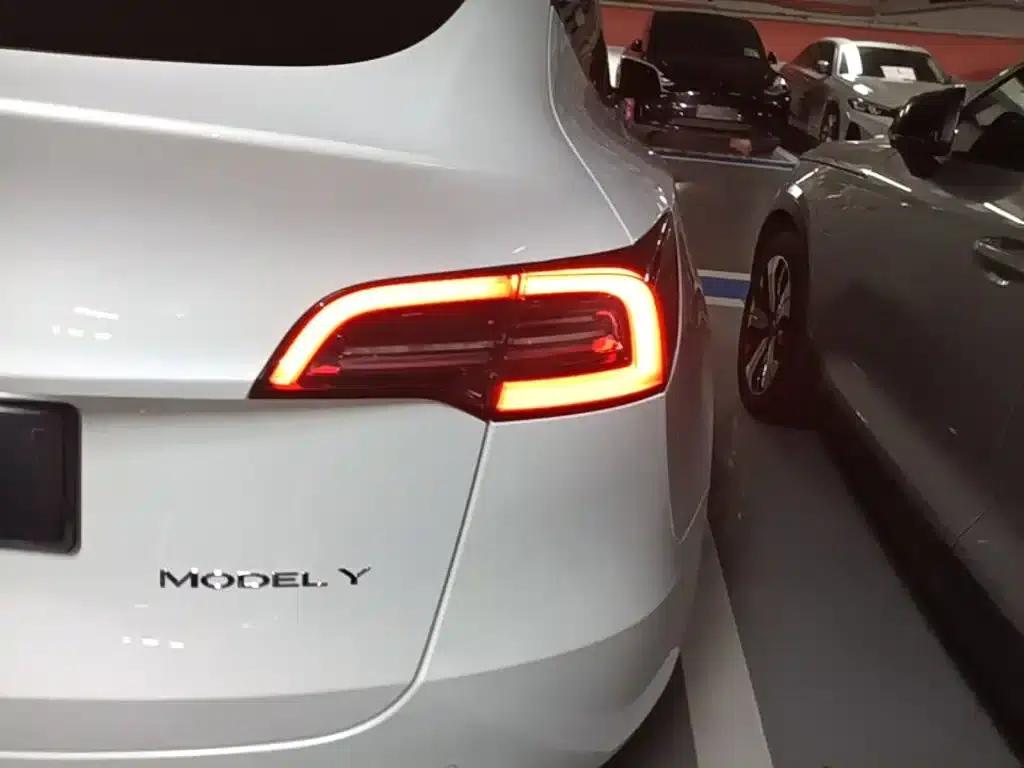 Model Y 2022 Rear-Wheel Drive — миниатюра 8