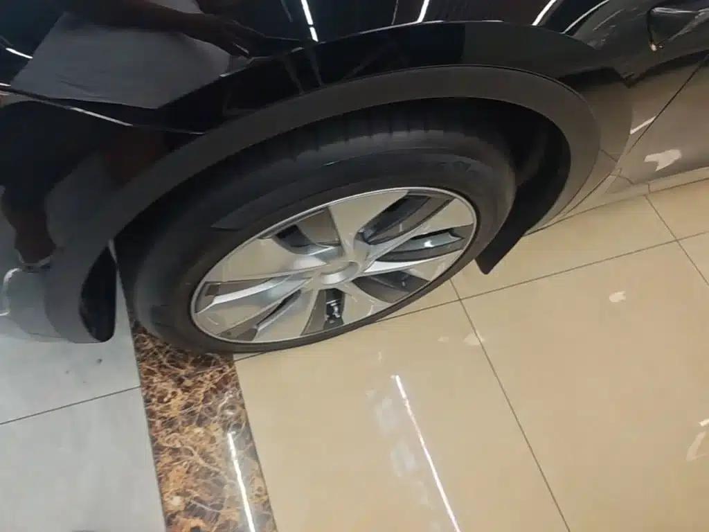 Model Y 2022 Facelift Long Range All-Wheel Drive Version — миниатюра 23