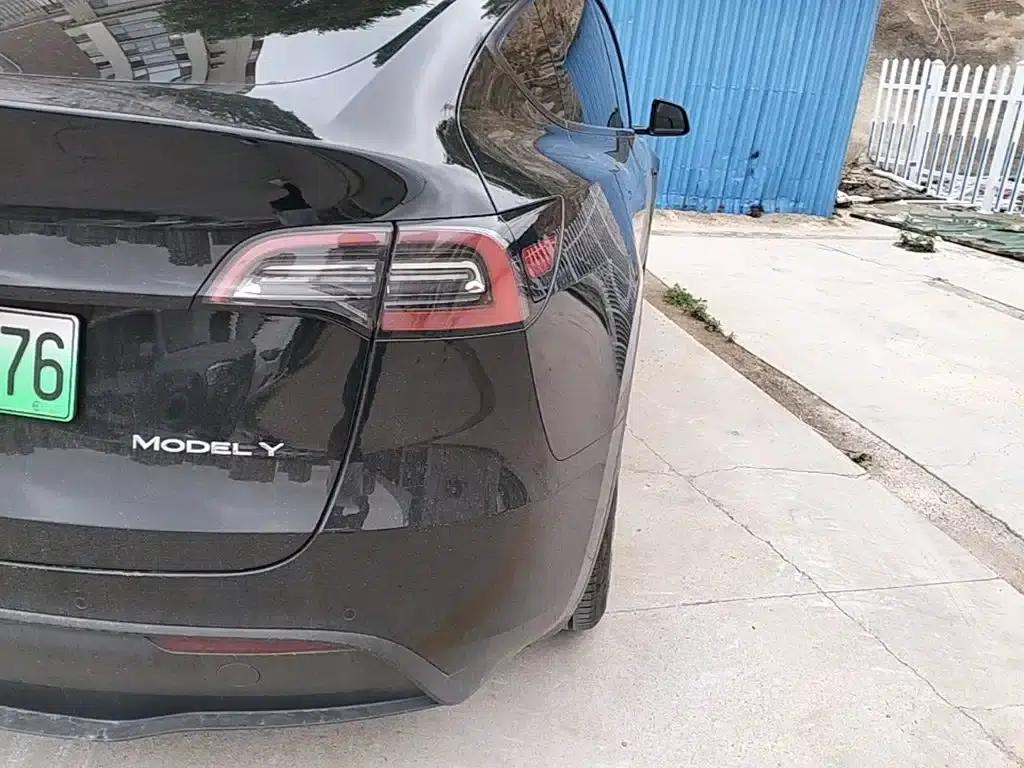 Model Y 2023 Rear-Wheel Drive — миниатюра 8