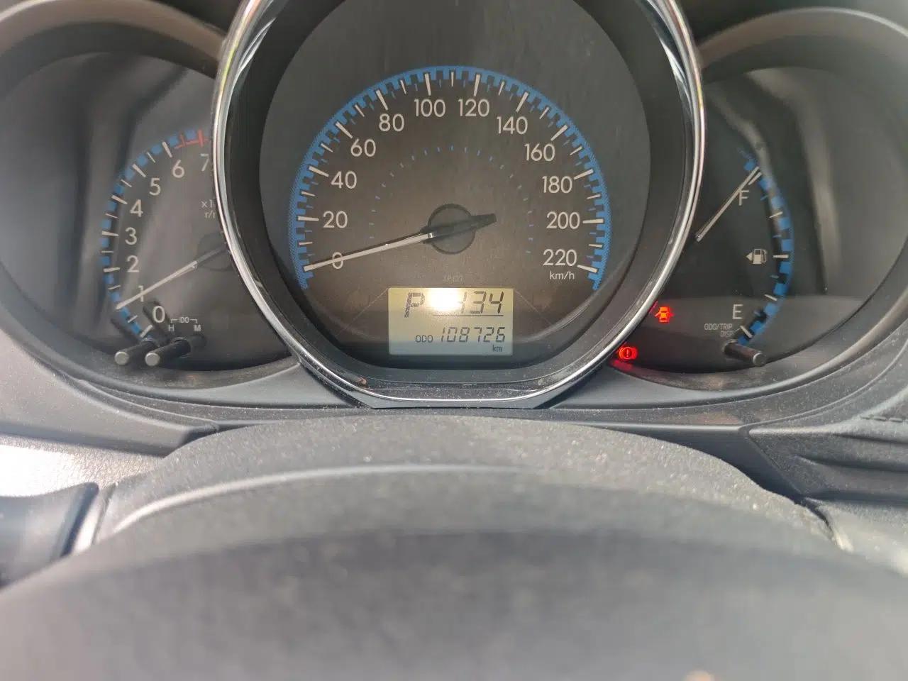 Toyota Vios FS 2017 1.5L CVT Fengchi Edition — миниатюра 11