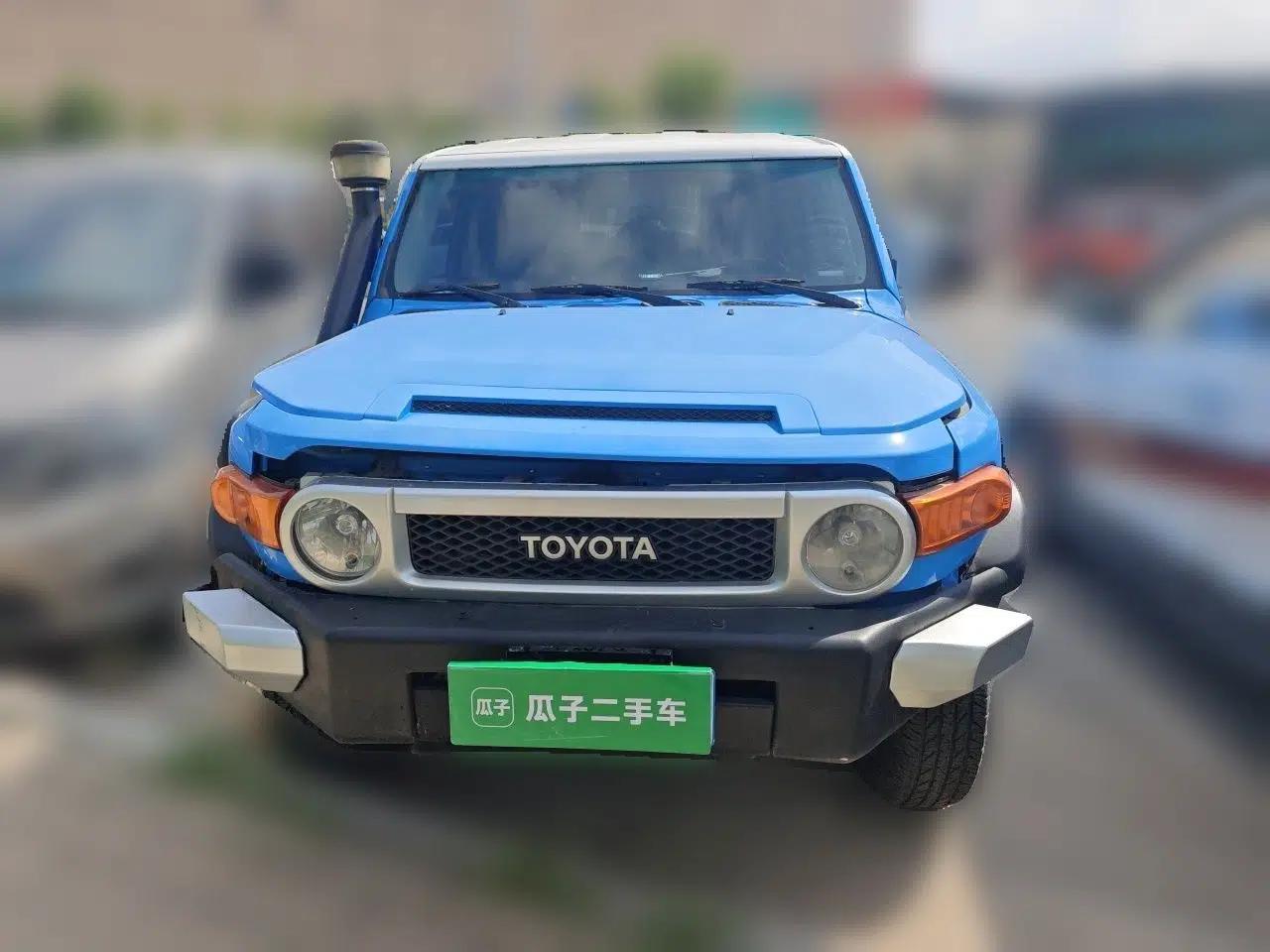 Toyota FJ Cruiser 2011 4.0L — миниатюра 2