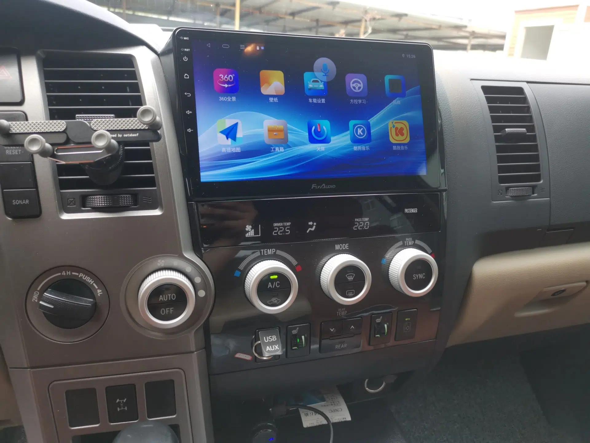 Toyota Sequoia 2015 Redwood 5.7L automatic 7-seater — миниатюра 13