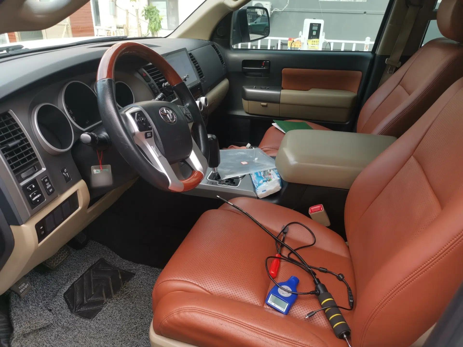 Toyota Sequoia 2015 Redwood 5.7L automatic 7-seater — миниатюра 16