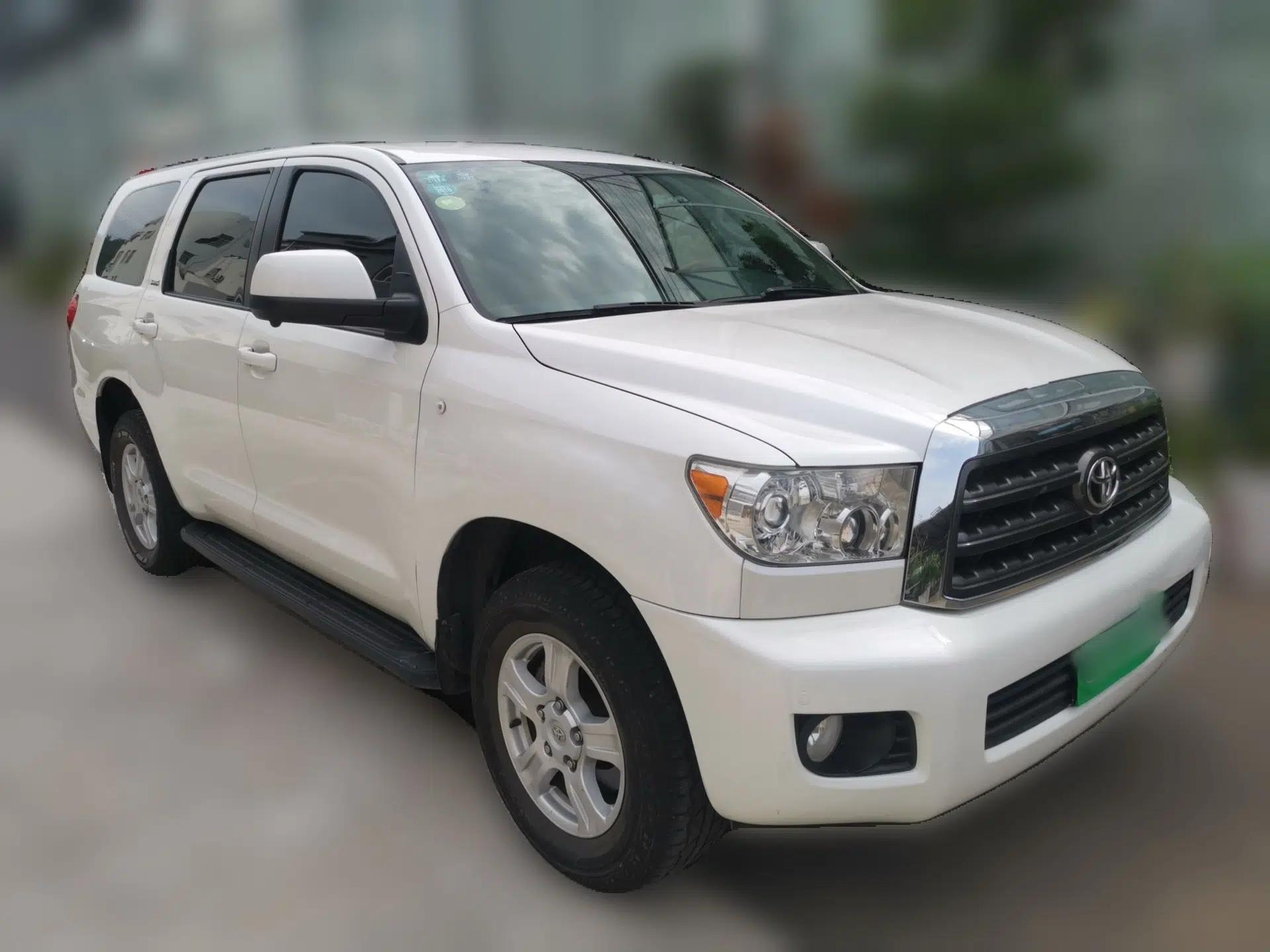 Toyota Sequoia 2015 Redwood 5.7L automatic 7-seater — миниатюра 3