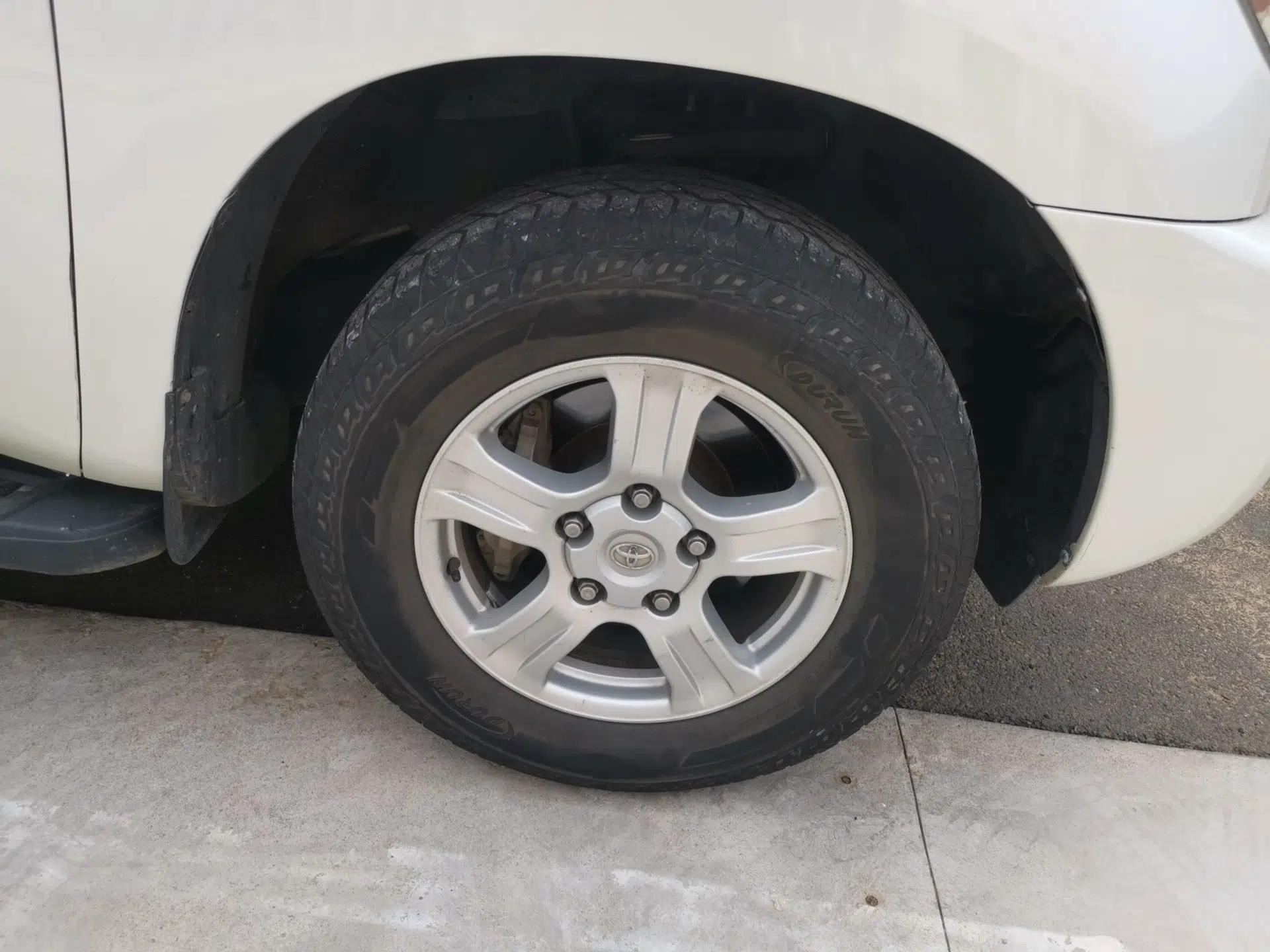 Toyota Sequoia 2015 Redwood 5.7L automatic 7-seater — миниатюра 8