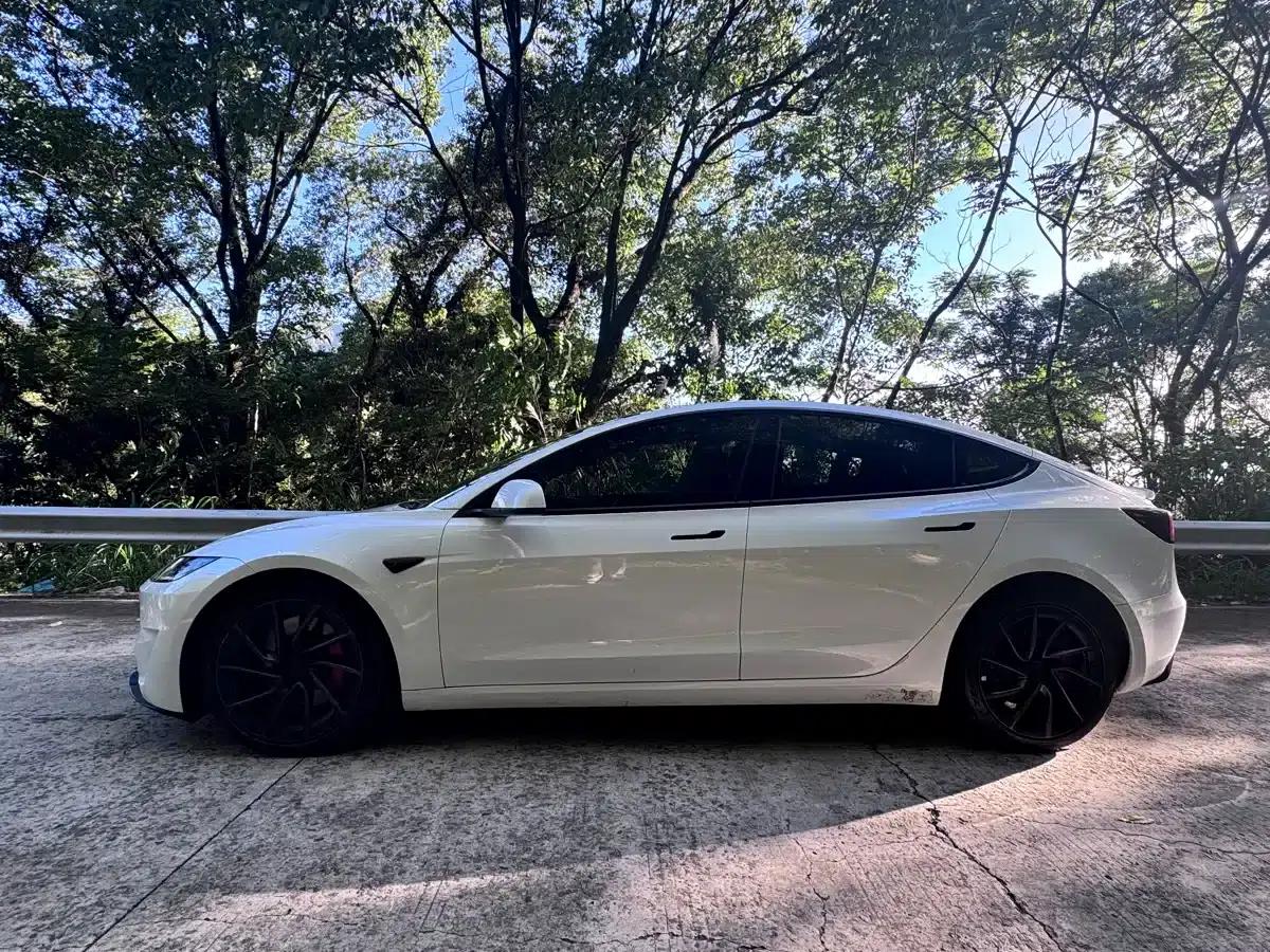 Model 3 2024 Performance All-Wheel Drive — миниатюра 7