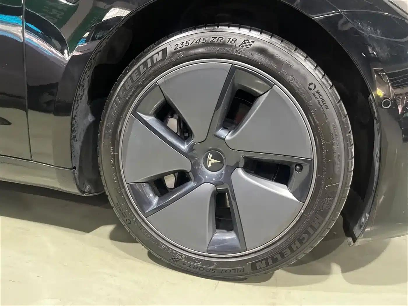 Model 3 2022 Rear-Wheel Drive — миниатюра 13