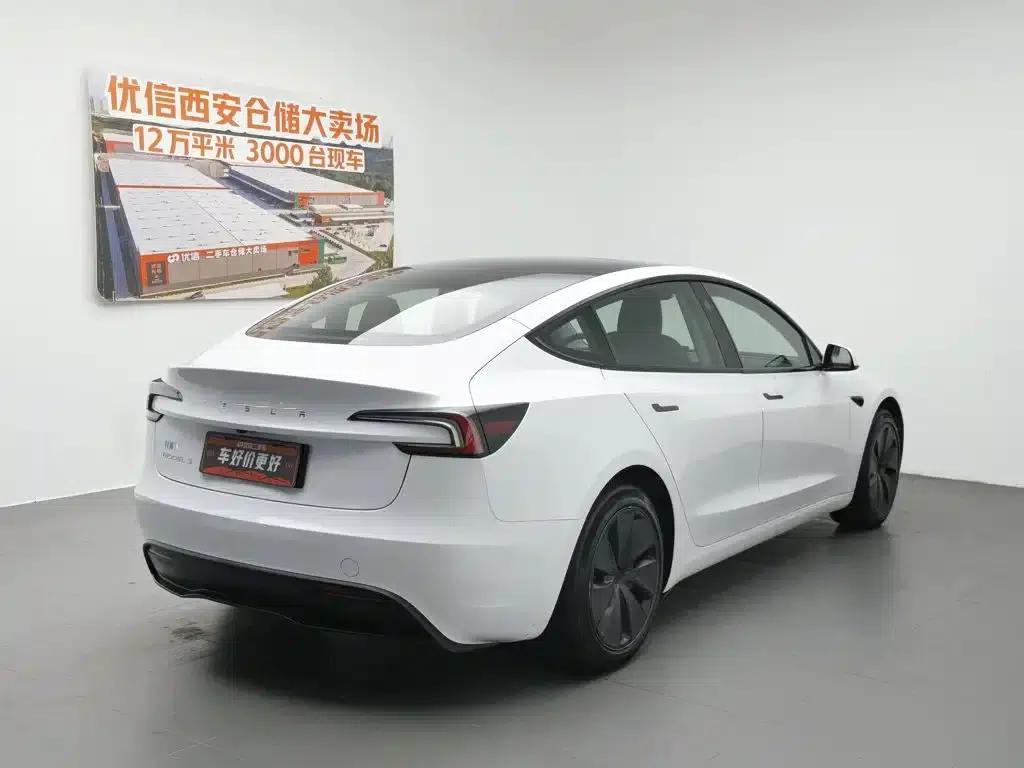 Model 3 2023 Rear-Wheel Drive — миниатюра 2