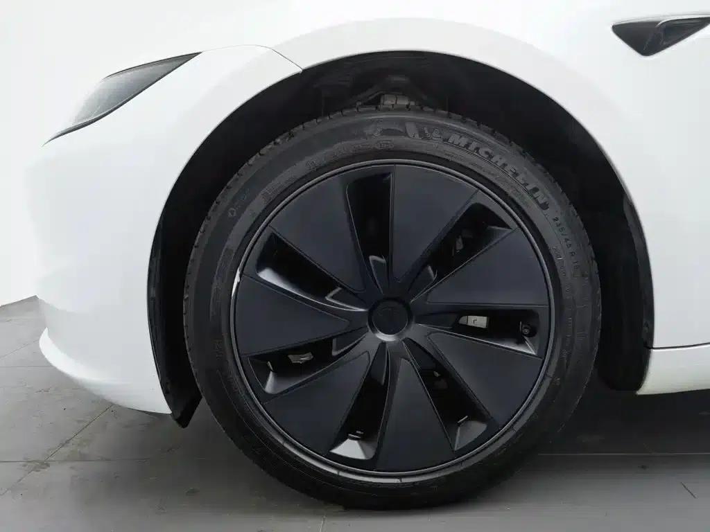 Model 3 2023 Rear-Wheel Drive — миниатюра 17