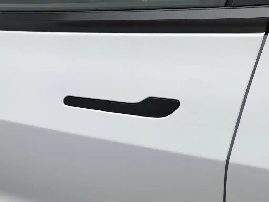 Model 3 2023 Rear-Wheel Drive — миниатюра 18