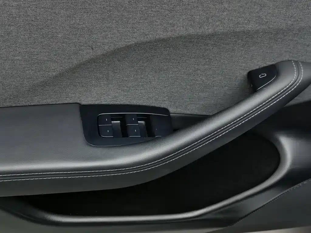 Model 3 2023 Rear-Wheel Drive — миниатюра 9