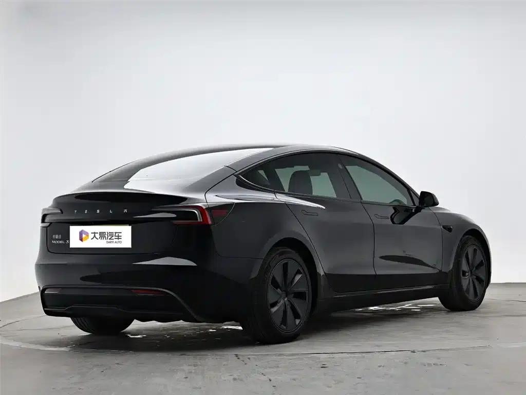 Model 3 2023 Rear-Wheel Drive — миниатюра 3
