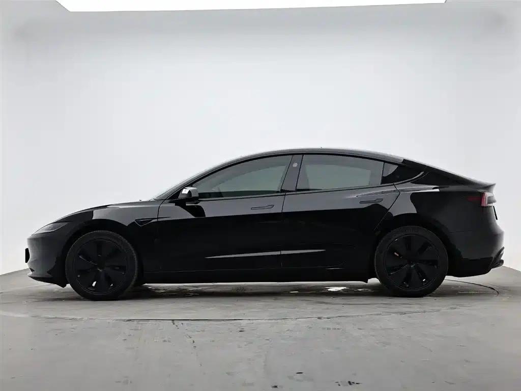 Model 3 2023 Rear-Wheel Drive — миниатюра 6
