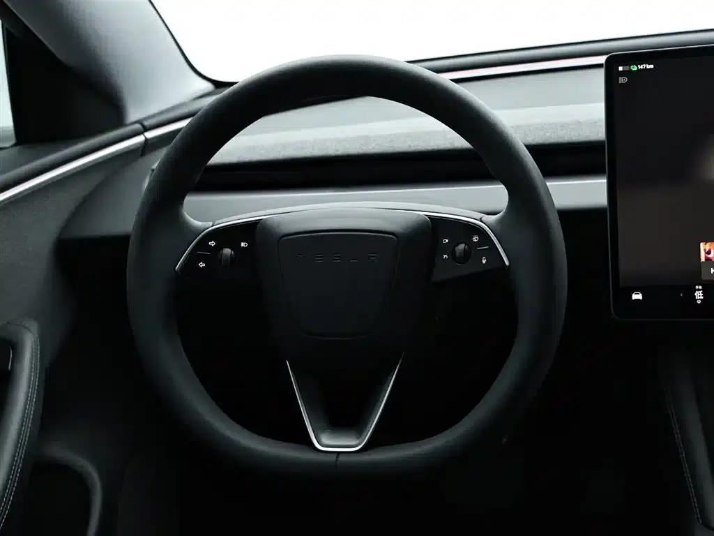 Model 3 2023 Rear-Wheel Drive — миниатюра 16