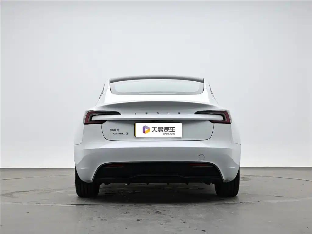 Model 3 2023 Rear-Wheel Drive — миниатюра 4