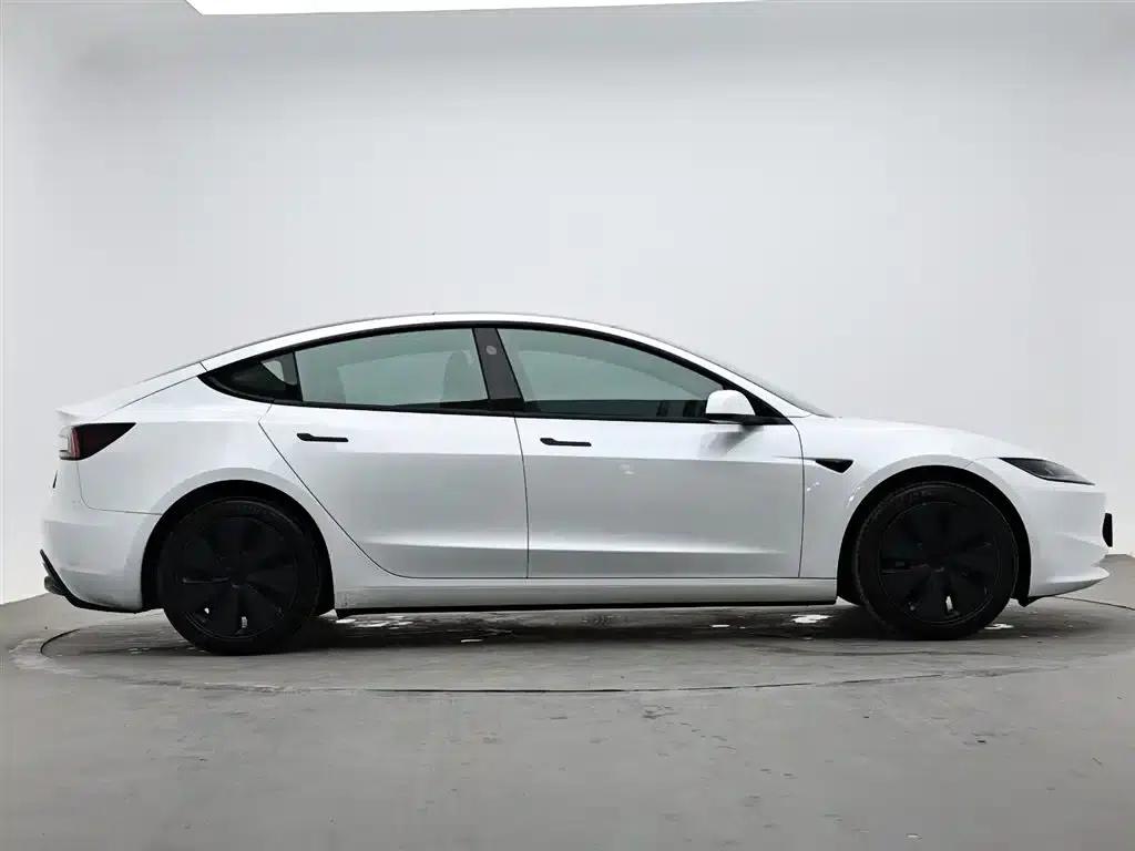 Model 3 2023 Rear-Wheel Drive — миниатюра 5