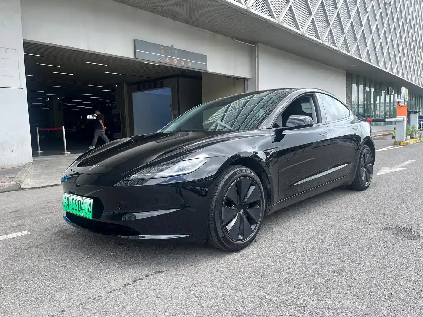 Model 3 2024 Performance All-Wheel Drive — миниатюра 1