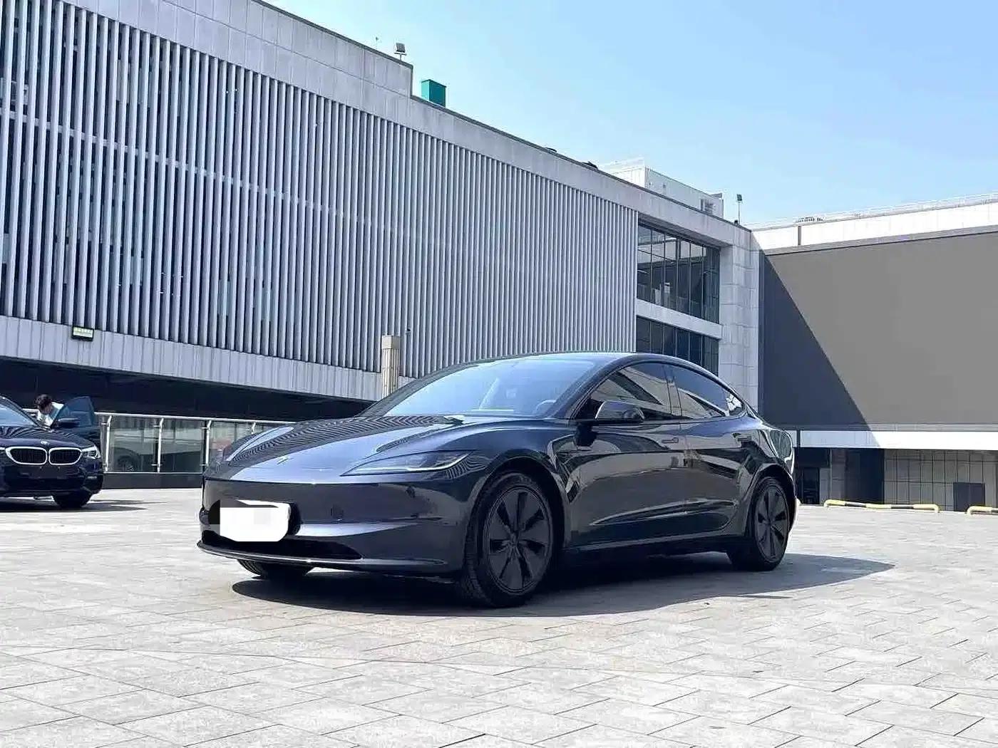 Model 3 2023 Rear-Wheel Drive — миниатюра 1