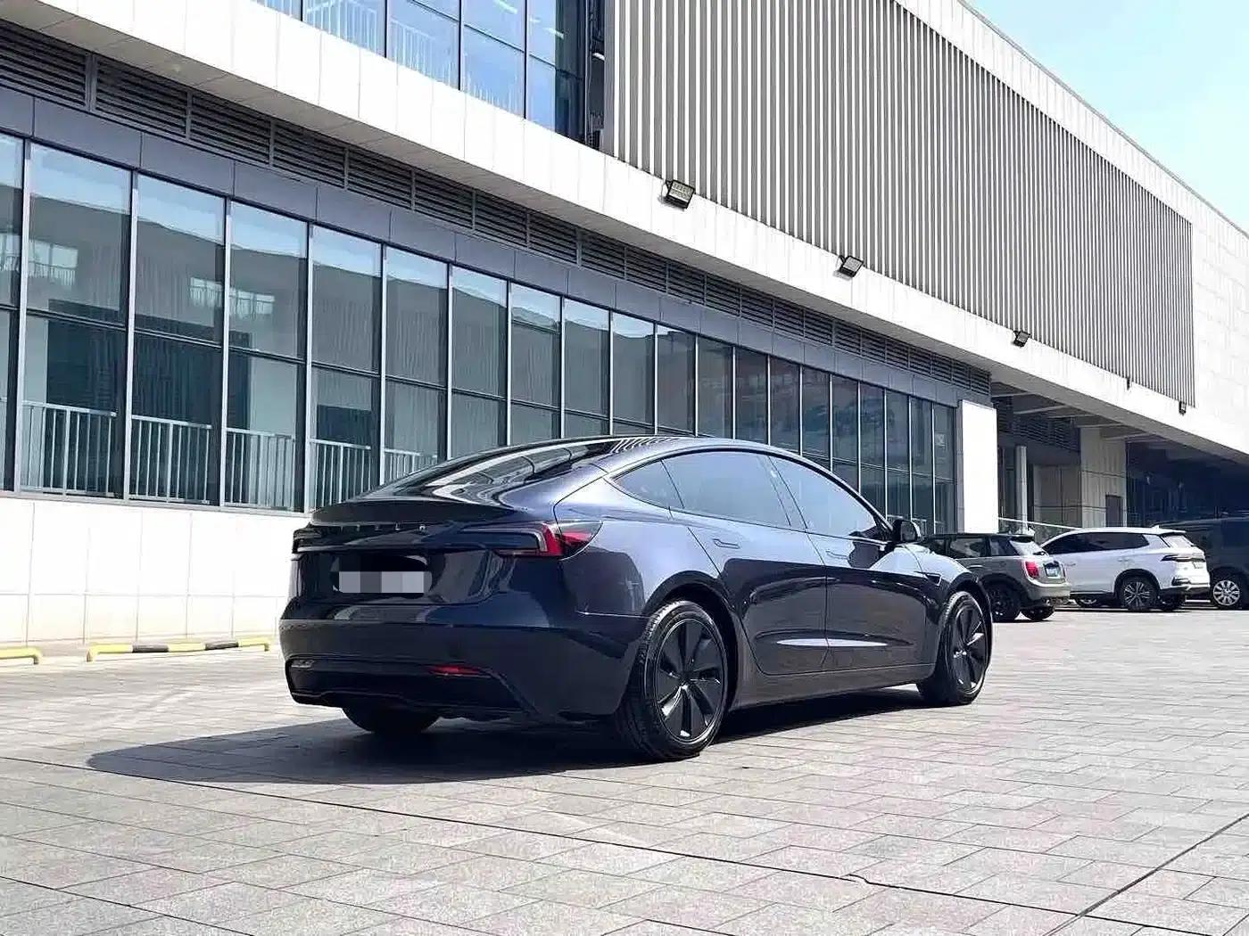 Model 3 2023 Rear-Wheel Drive — миниатюра 4