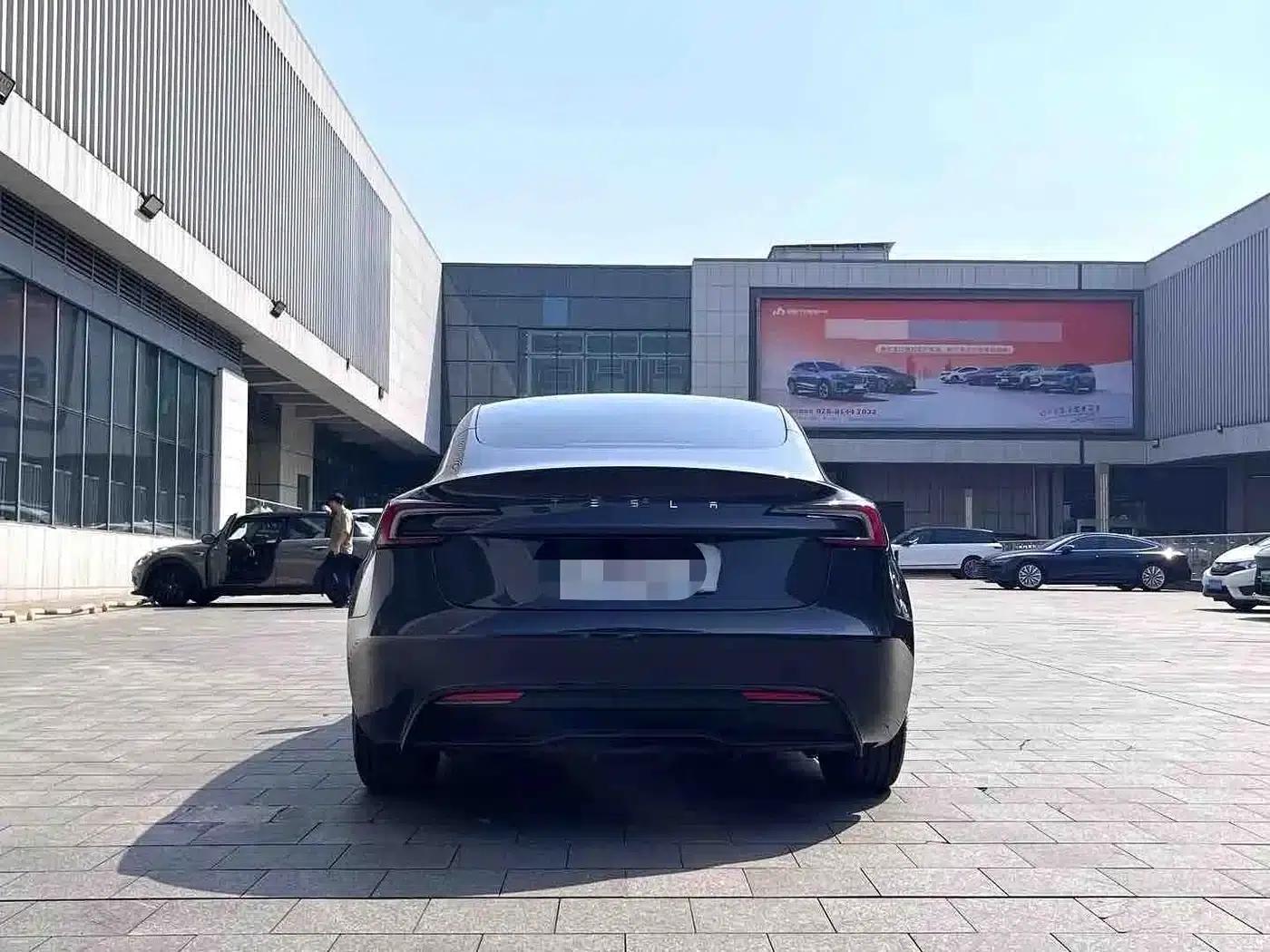 Model 3 2023 Rear-Wheel Drive — миниатюра 5