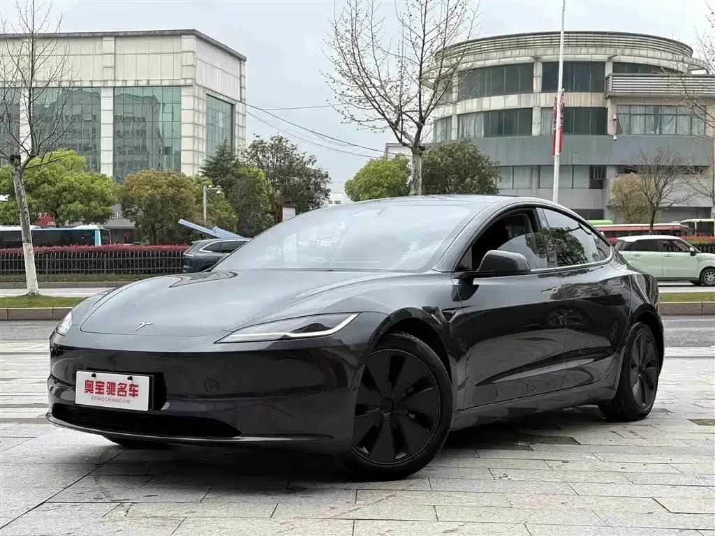 Model 3 2025 Rear-Wheel Drive — миниатюра 1