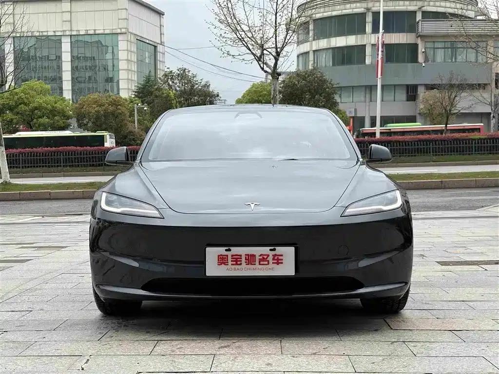 Model 3 2025 Rear-Wheel Drive — миниатюра 2