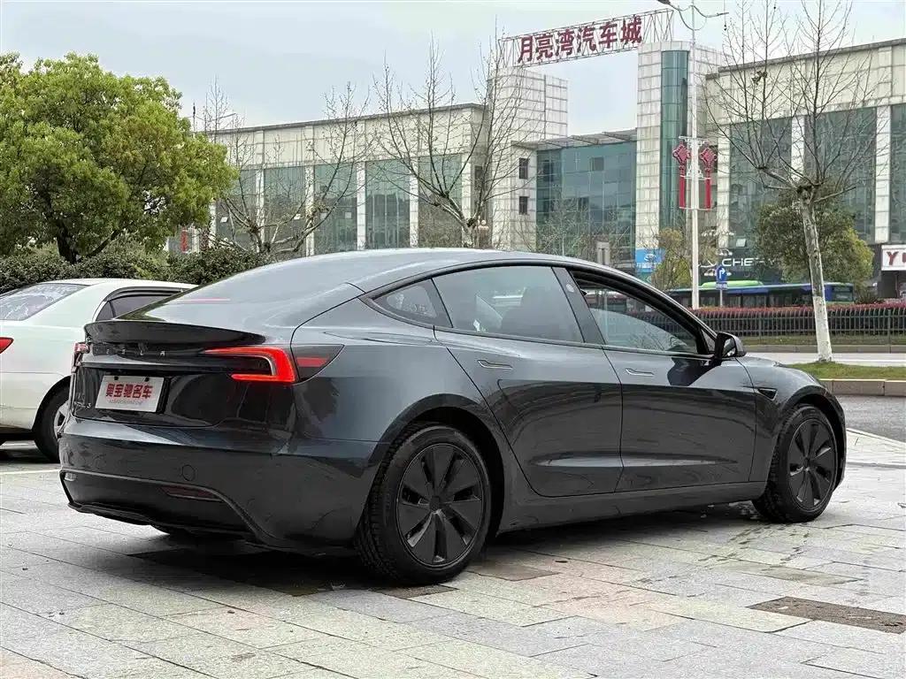 Model 3 2025 Rear-Wheel Drive — миниатюра 11