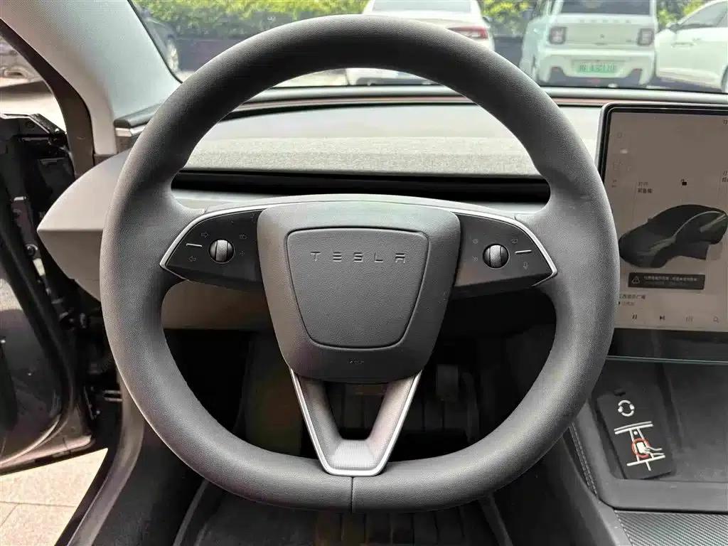 Model 3 2025 Rear-Wheel Drive — миниатюра 7