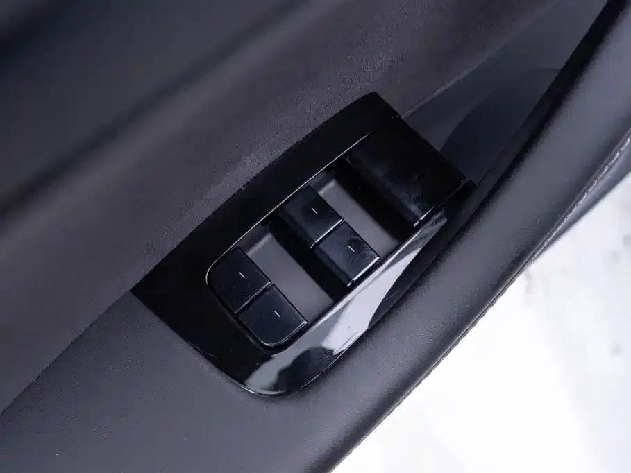 Model 3 2020 Standard Range Rear-Wheel Drive Upgrade — миниатюра 25