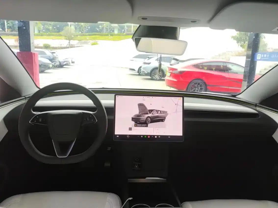 Model 3 2025 Long Range Rear-Wheel Drive — миниатюра 3