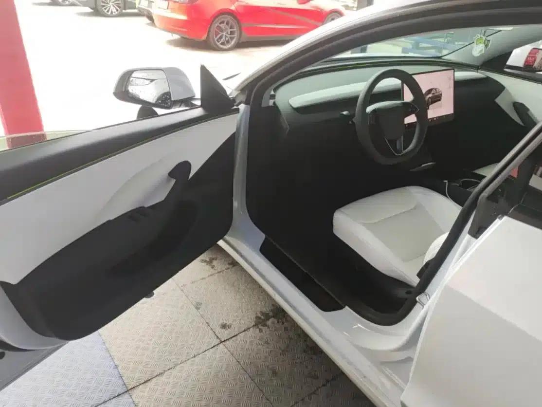 Model 3 2025 Long Range Rear-Wheel Drive — миниатюра 4
