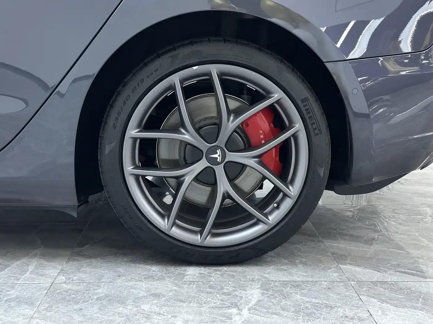 Model 3 2022 Performance All-Wheel Drive — миниатюра 17