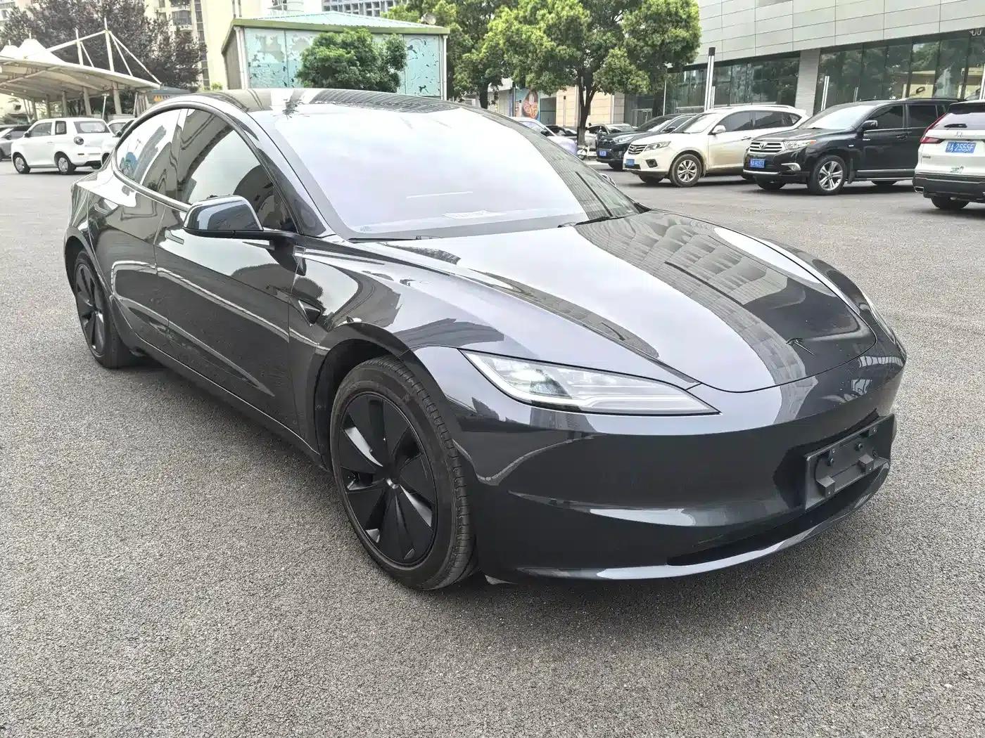 Model 3 2023 Rear-Wheel Drive — миниатюра 3