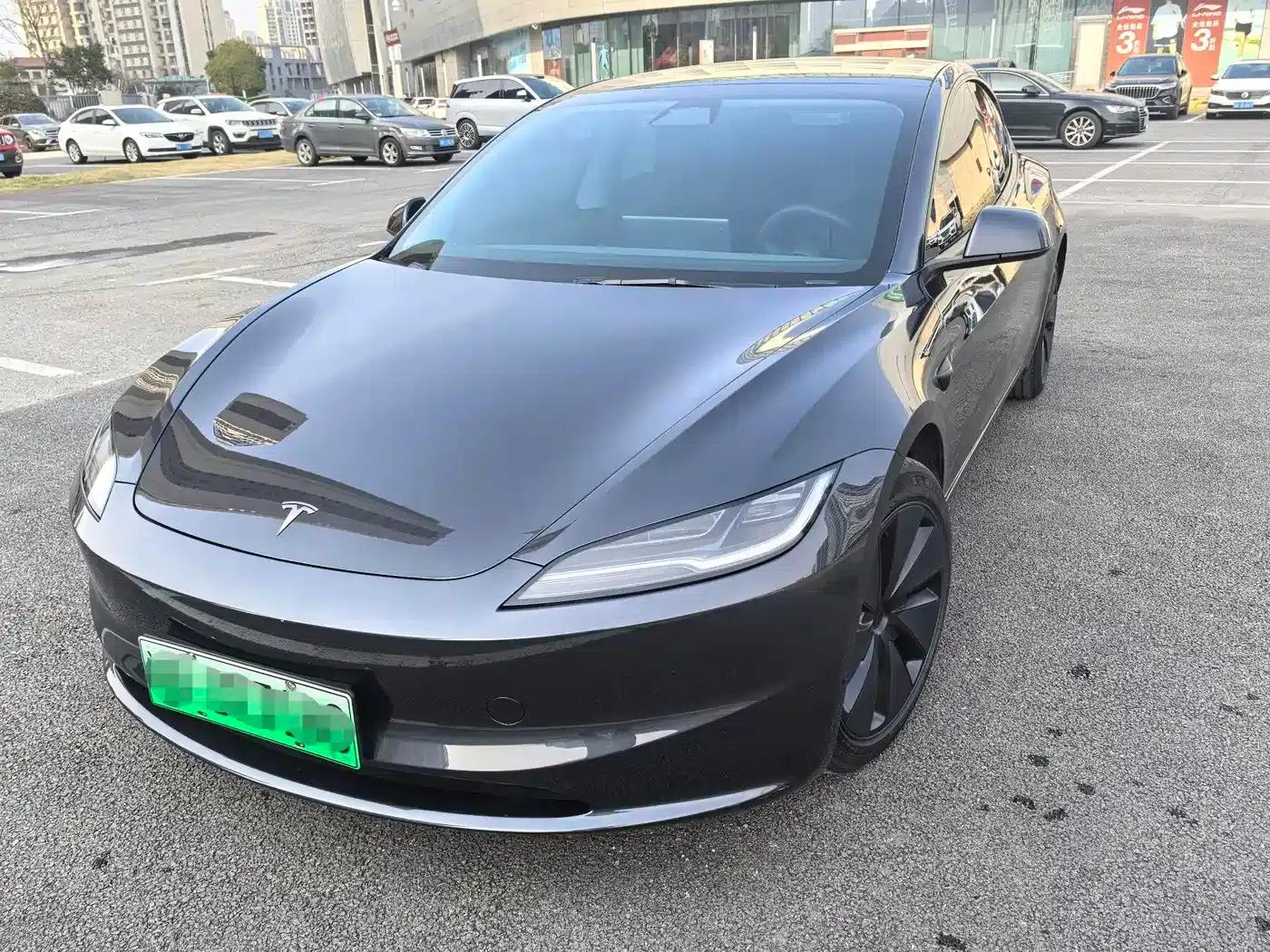 Model 3 2023 Rear-Wheel Drive — миниатюра 1