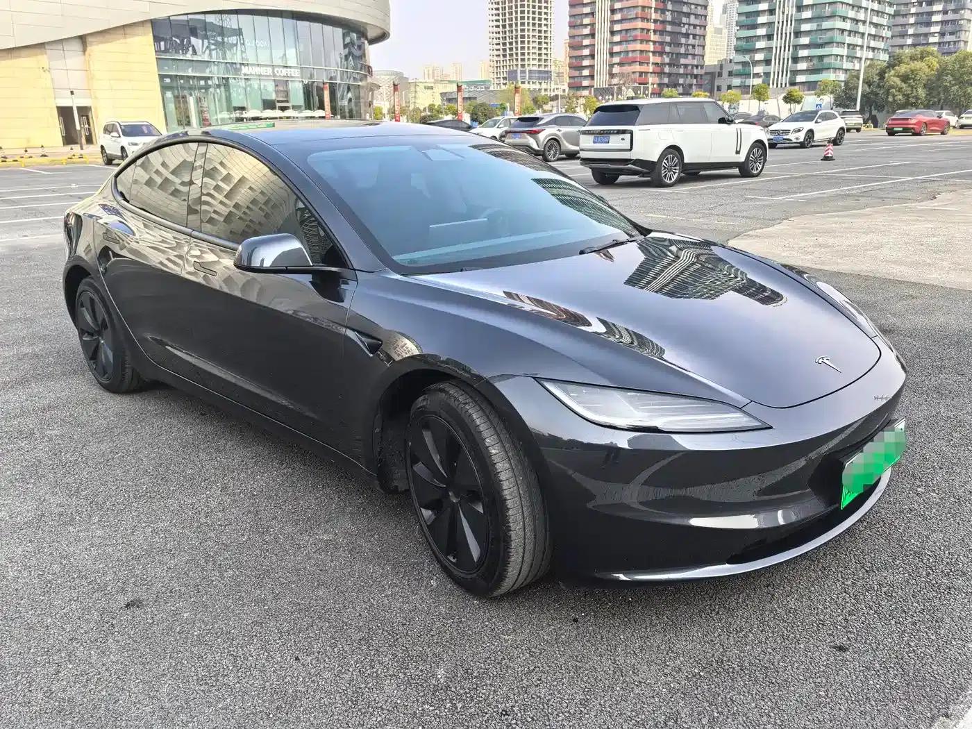 Model 3 2023 Rear-Wheel Drive — миниатюра 3