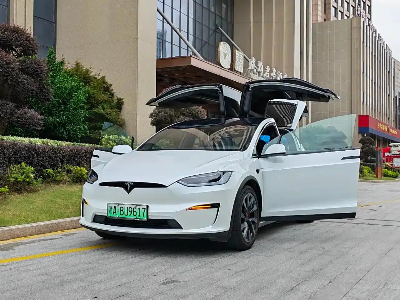 2023 Model X Tri-Motor All-Wheel Drive Plaid Edition — миниатюра 1