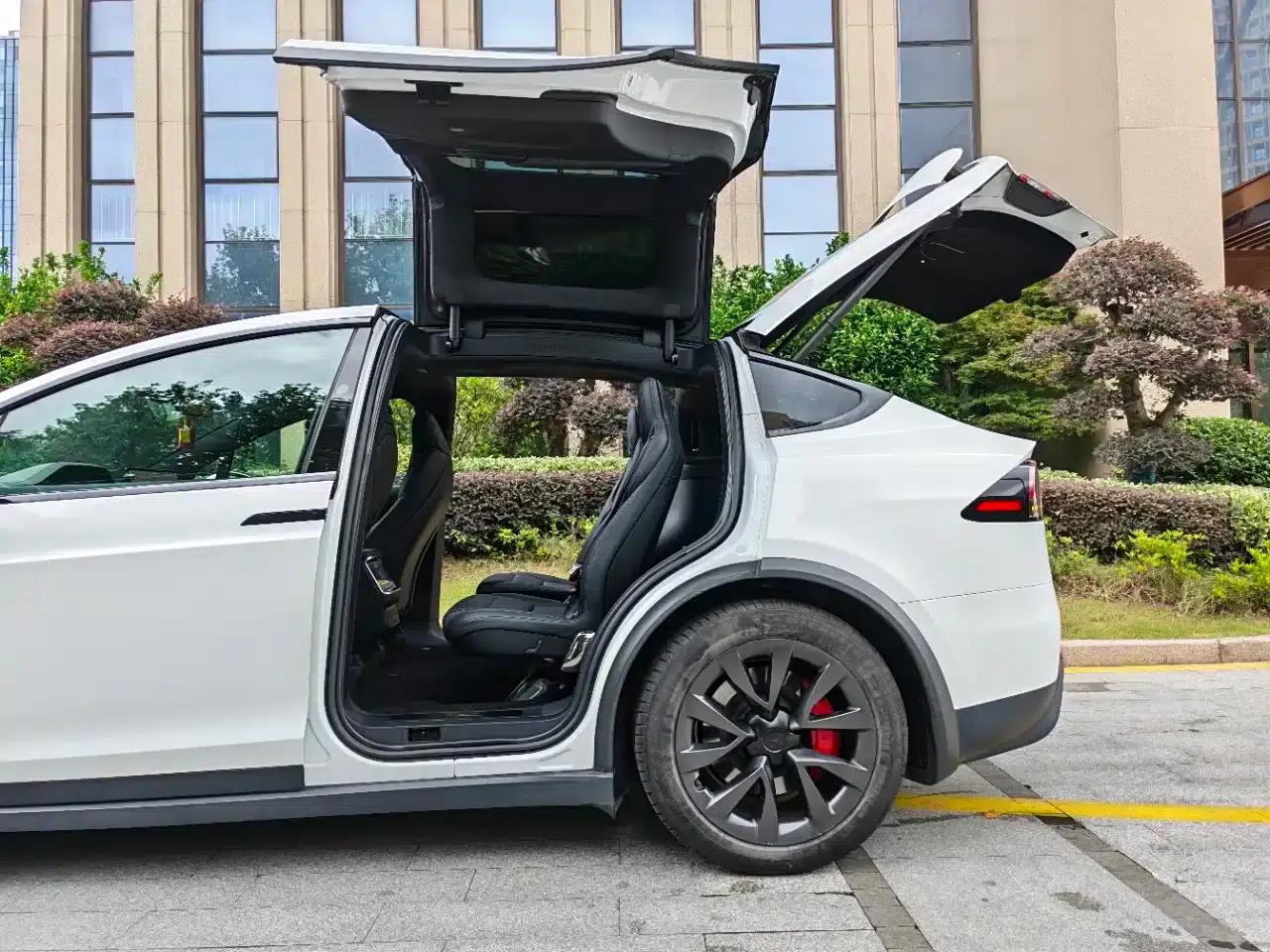 2023 Model X Tri-Motor All-Wheel Drive Plaid Edition — миниатюра 10