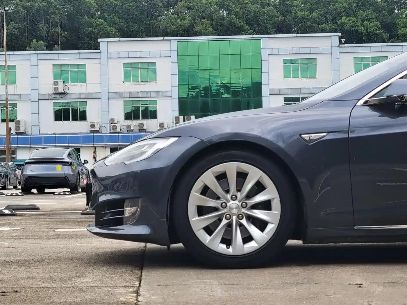 2016 Model S 90D — миниатюра 4