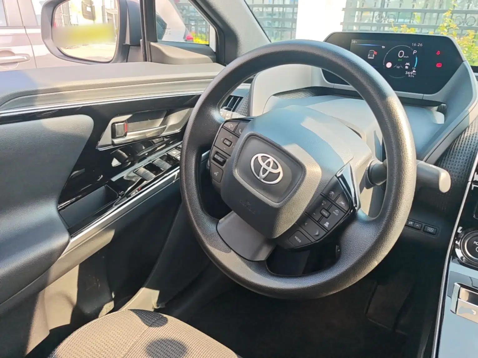 Toyota BZ 4X 2024 615 AIR Edition — миниатюра 18