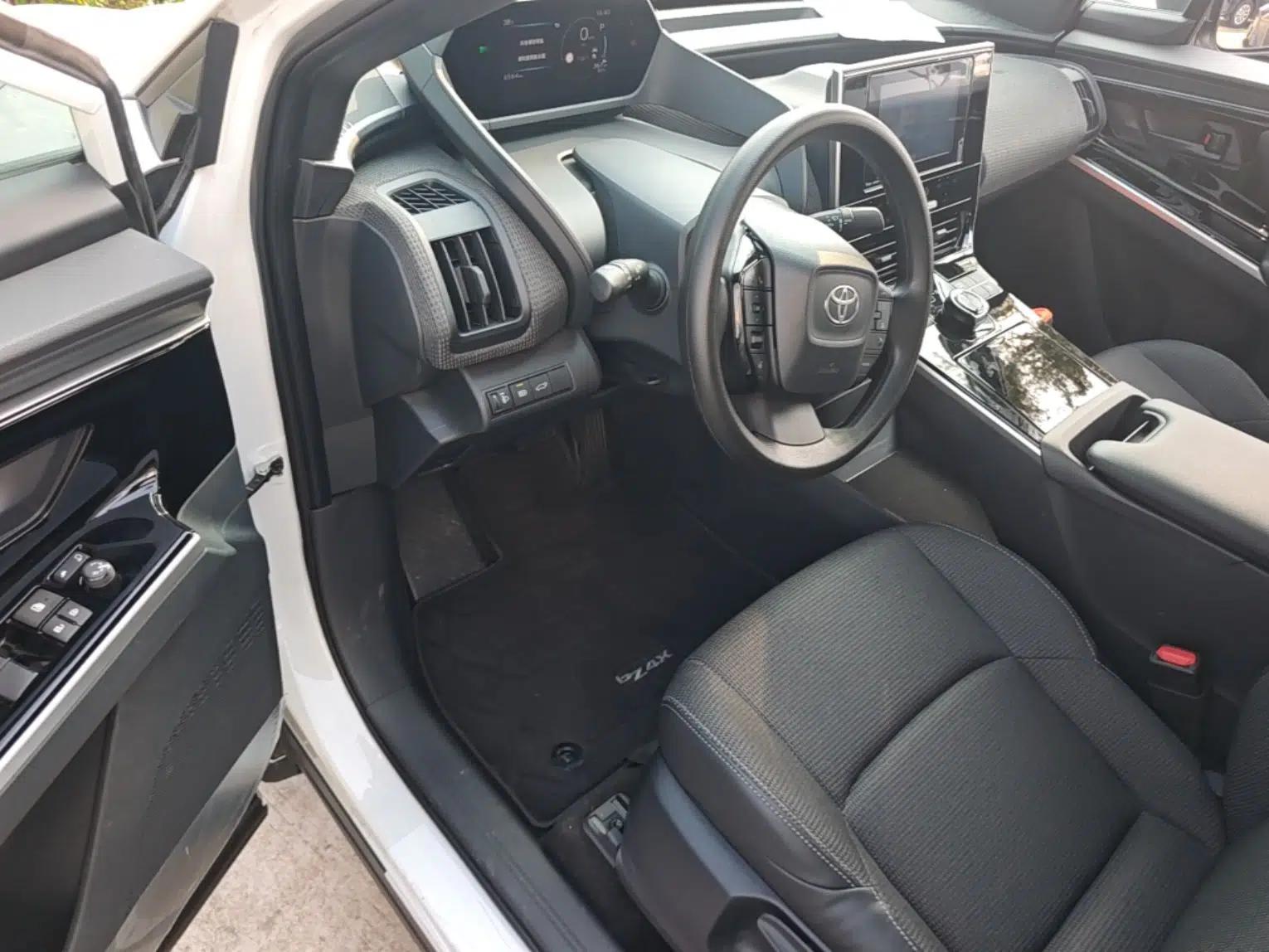 Toyota BZ 4X 2024 615 AIR Edition — миниатюра 23