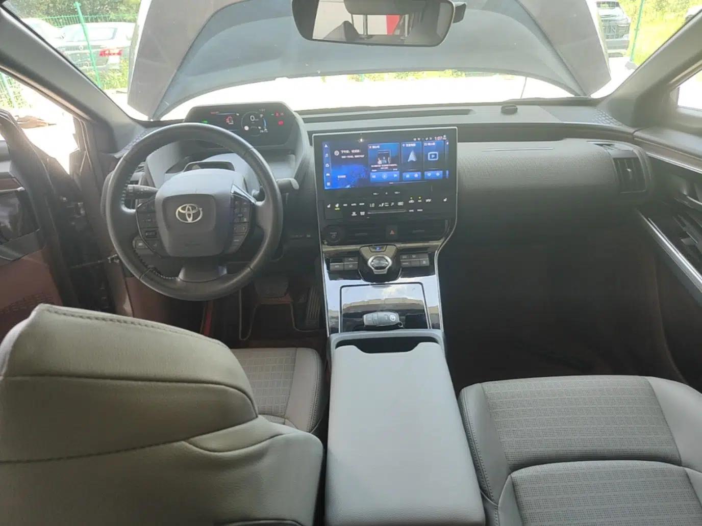 Toyota FAW bZ4X 2022 Two-Wheel Drive Long-Range PRO Version — миниатюра 12