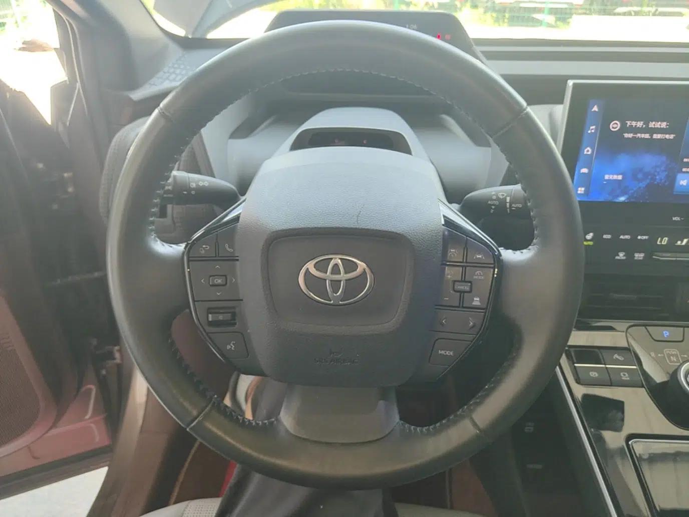 Toyota FAW bZ4X 2022 Two-Wheel Drive Long-Range PRO Version — миниатюра 13