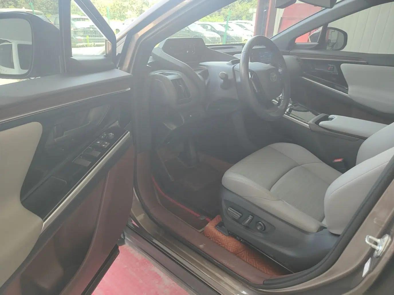 Toyota FAW bZ4X 2022 Two-Wheel Drive Long-Range PRO Version — миниатюра 18