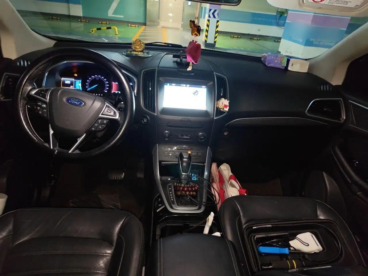 Ford Edge 2016 EcoBoost 245 Two-Wheel-Drive Titanium 7-Seater — миниатюра 9