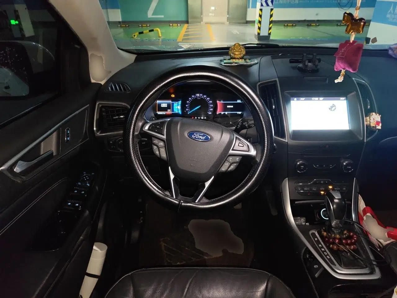 Ford Edge 2016 EcoBoost 245 Two-Wheel-Drive Titanium 7-Seater — миниатюра 10