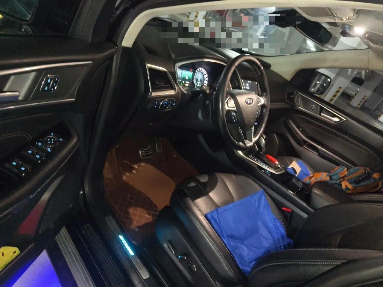 Ford Edge 2016 EcoBoost 245 Four-Wheel Drive Titanium 7-Seater — миниатюра 16