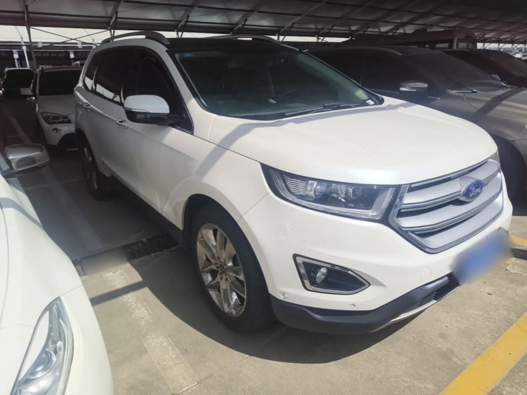 Ford Edge 2016 EcoBoost 245 Four-Wheel Drive Titanium 7-Seater — миниатюра 3